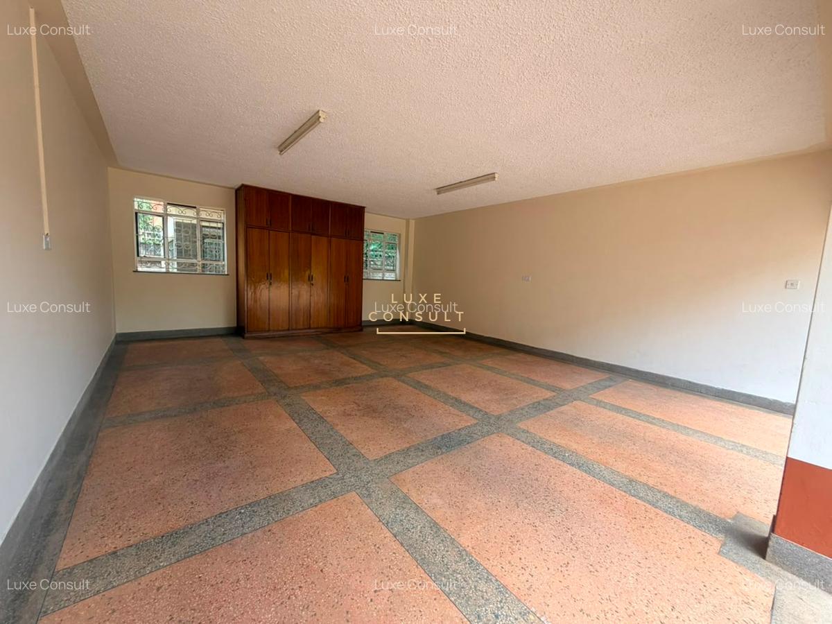 5 Bed Townhouse with En Suite in Nyari - 9