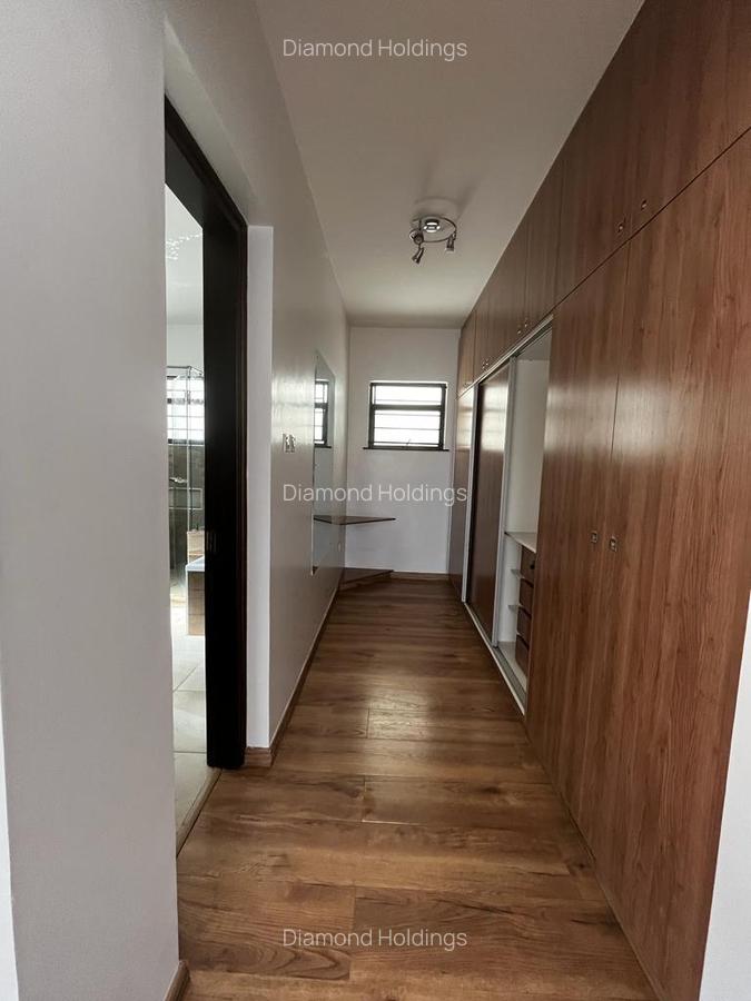 3 Bed Apartment with En Suite at Parklands - 5