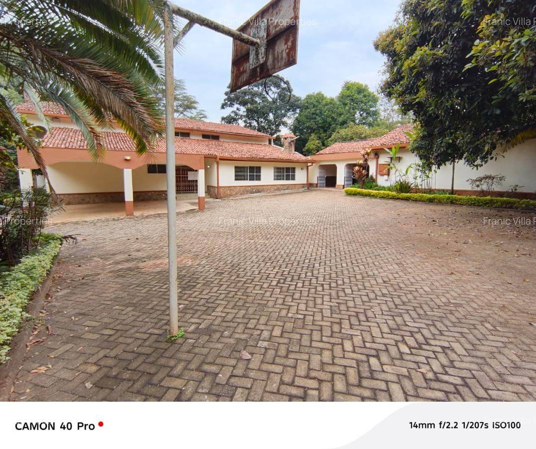 6 Bed House with En Suite at Nyari Central - 20