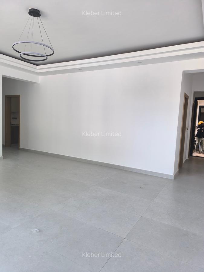 2 Bed Apartment with En Suite at Brookside - 8