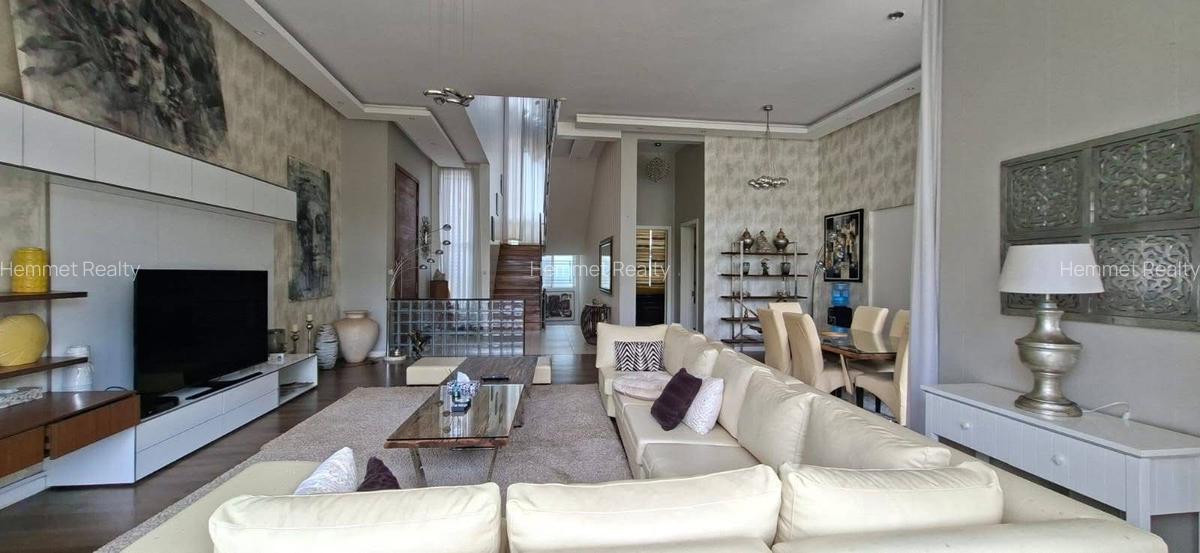 4 Bed Townhouse with En Suite in Spring Valley - 14