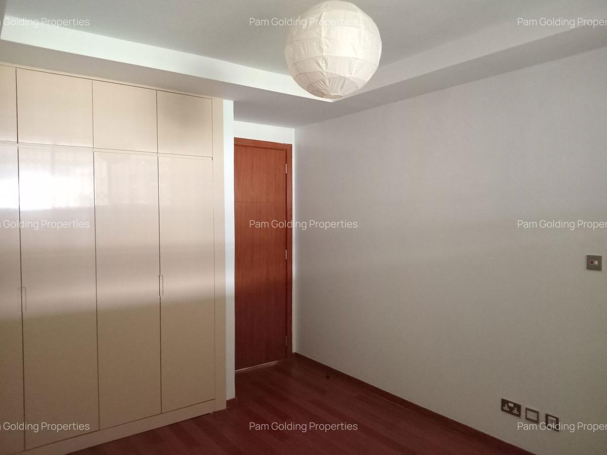 3 Bed Apartment with En Suite in Parklands - 12