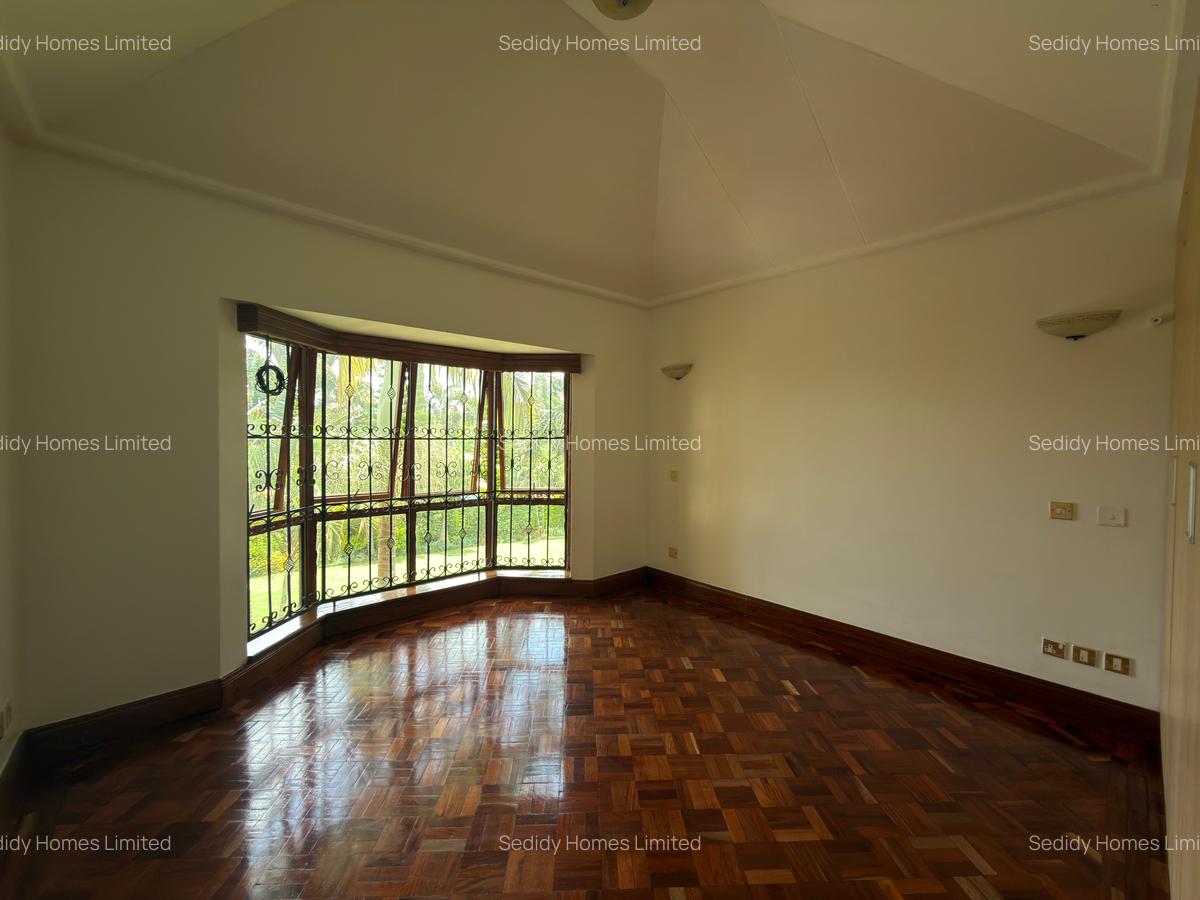 5 Bed Townhouse with En Suite in Runda - 18