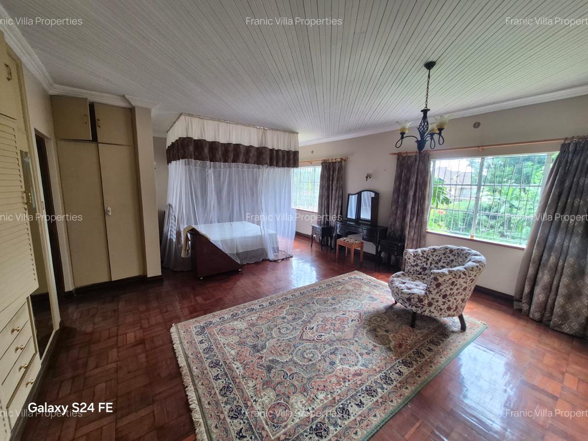 3 Bed House with En Suite at Runda - 2