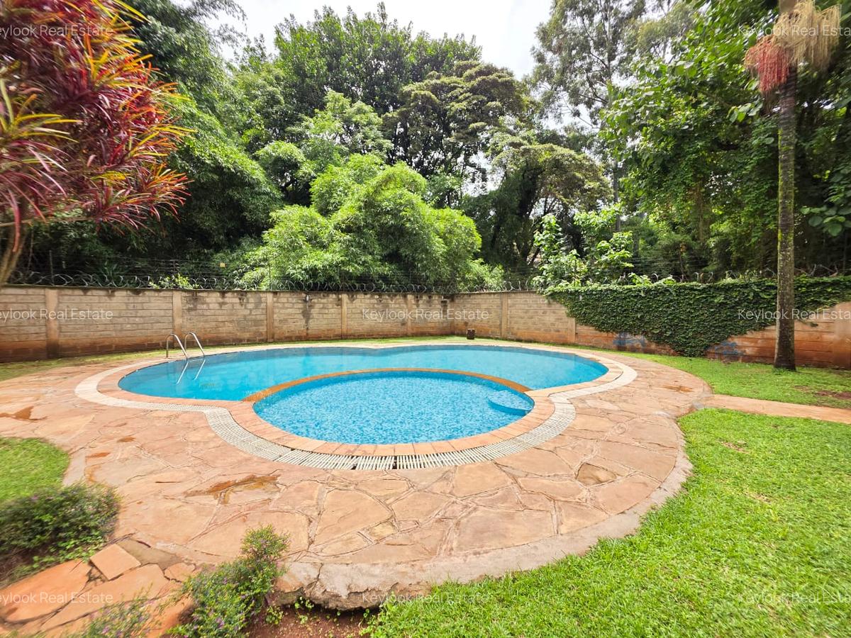 5 Bed Townhouse with En Suite at Lavington - 7