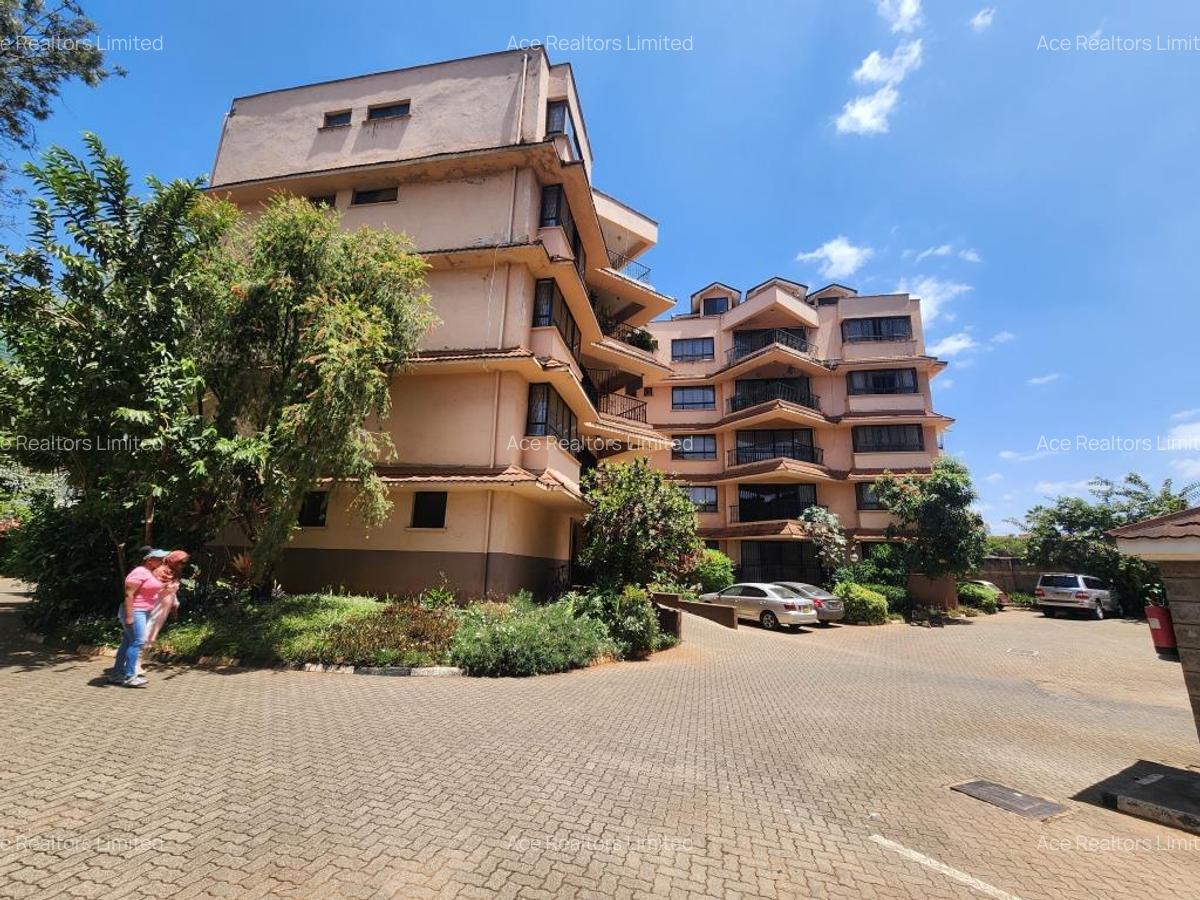 3 Bed Apartment with En Suite at Lantana Road - 2