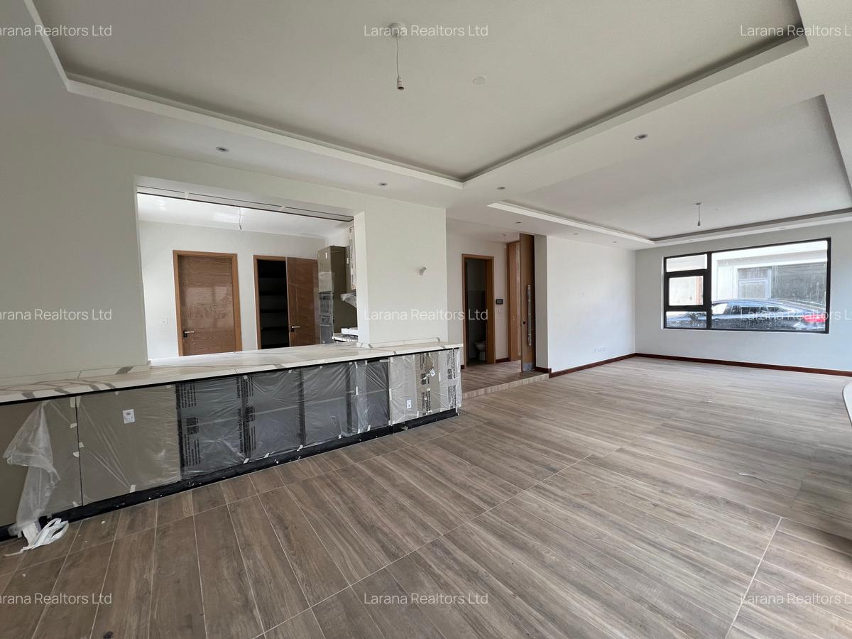 6 Bed Townhouse with En Suite in Lavington - 5