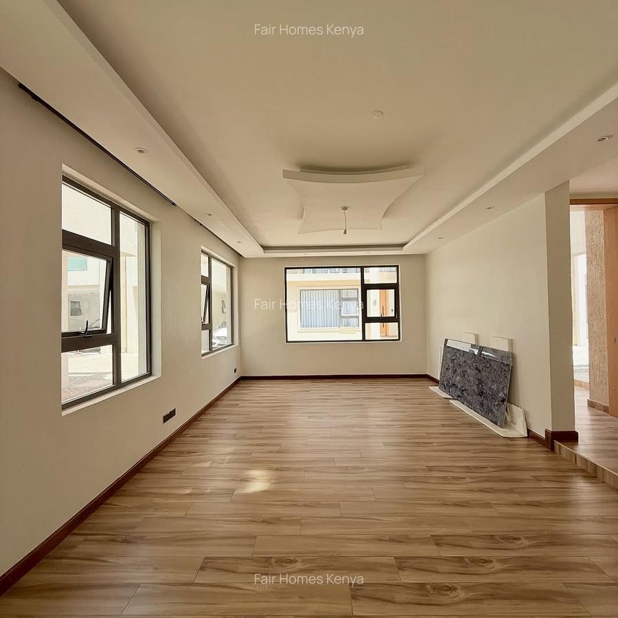 6 Bed Townhouse with En Suite at Lavington Green - 2