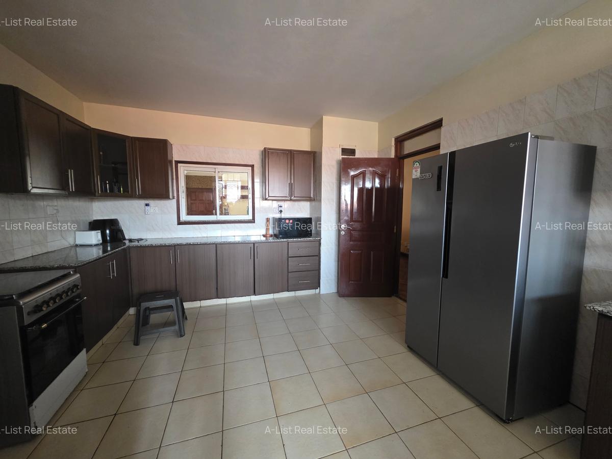 4 Bed Apartment with En Suite at Henred Avenue - 6