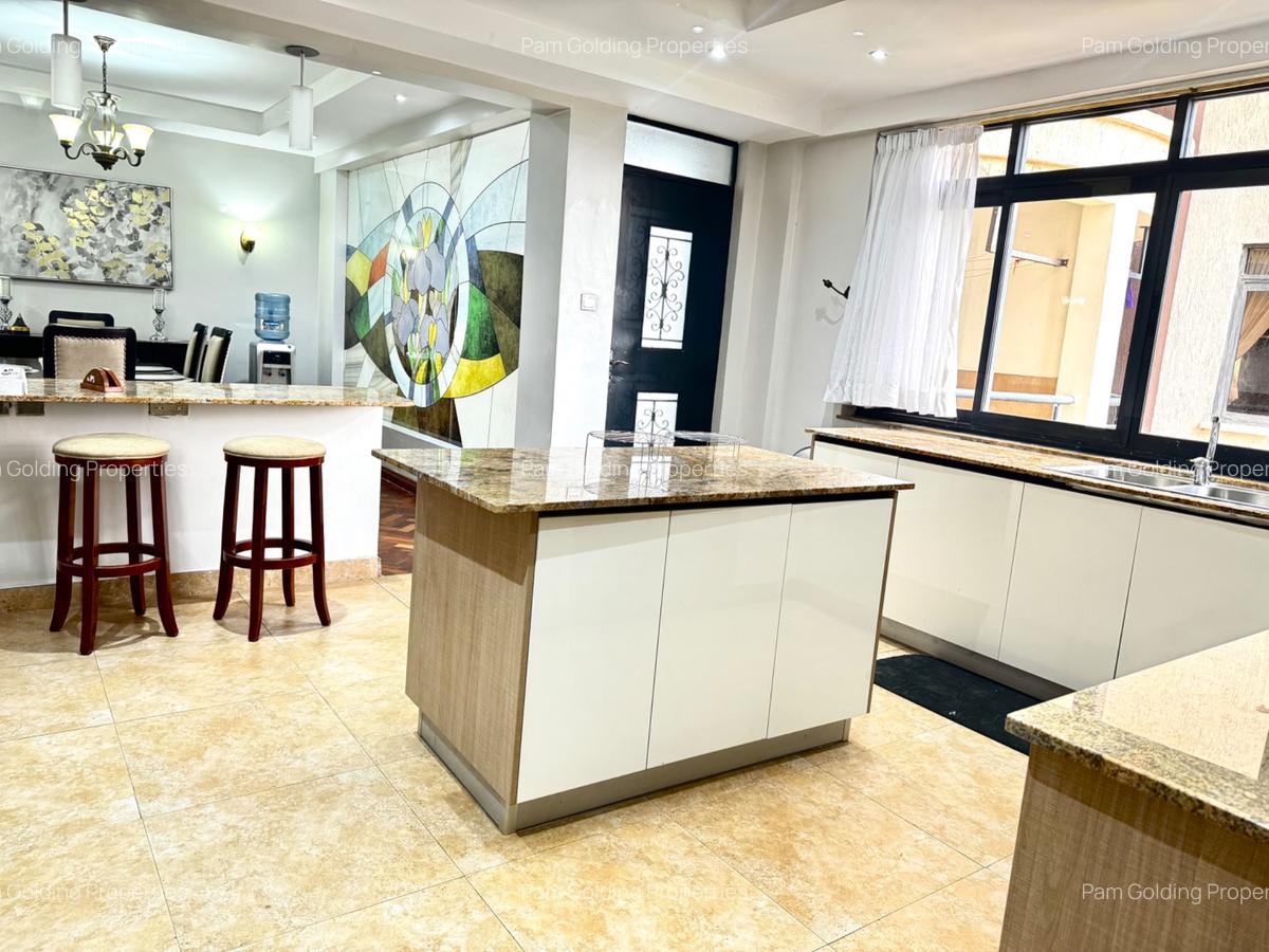 Furnished 4 Bed Apartment with En Suite in Riverside - 7