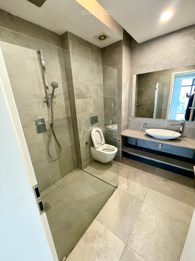 Serviced 2 Bed Apartment with En Suite in Westlands Area - 10