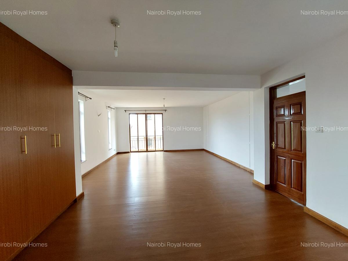 5 Bed Townhouse with En Suite at Lavington Lane - 15