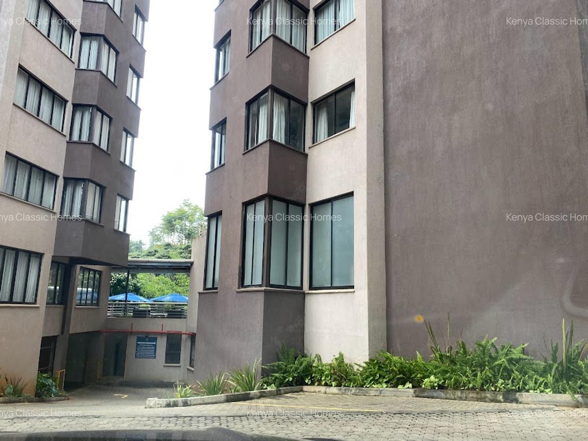 3 Bed Apartment with En Suite at Riverside - 1