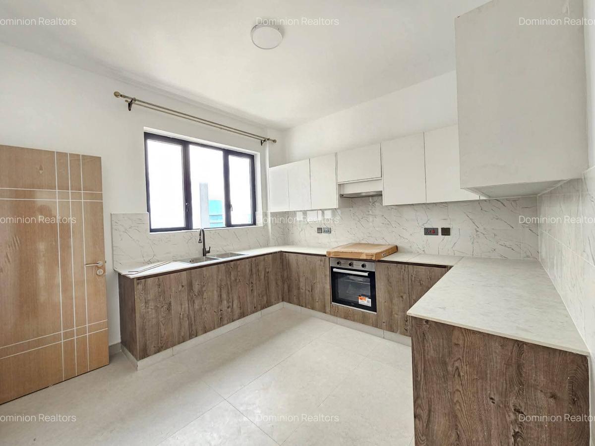 3 Bed Apartment with En Suite in Westlands Area - 9