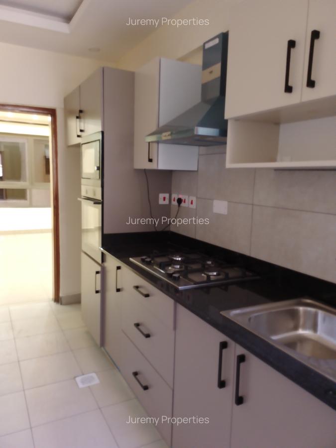 Serviced 2 Bed Apartment with En Suite in Kilimani - 2