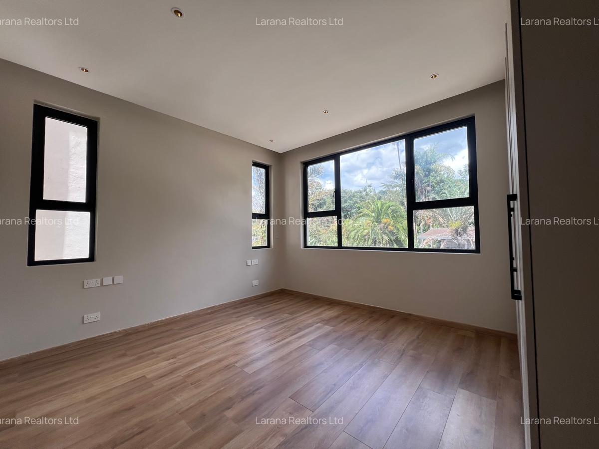 5 Bed Townhouse with En Suite at Manyani Cl - 16