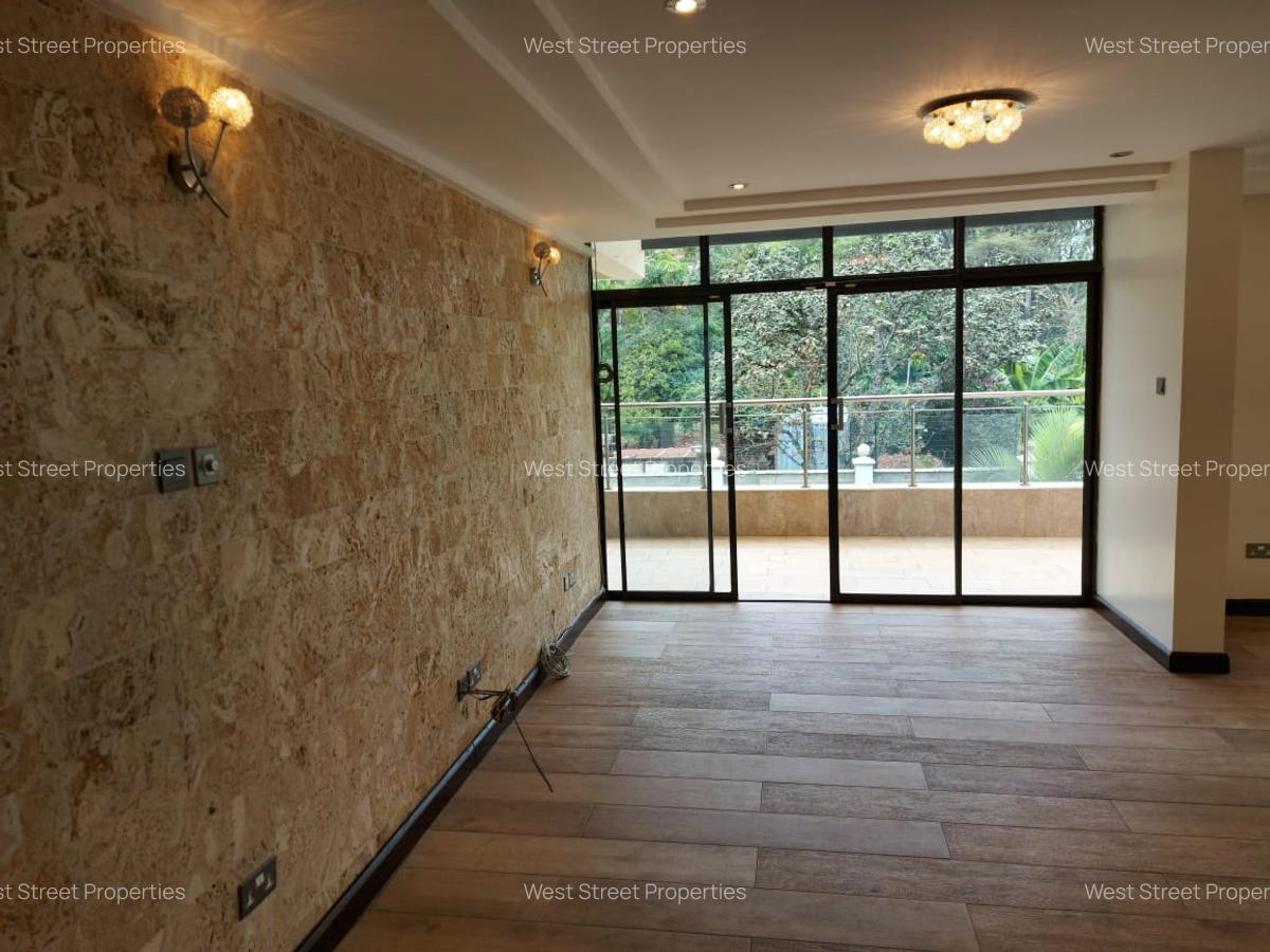 5 Bed Villa with En Suite at Lavington - 16