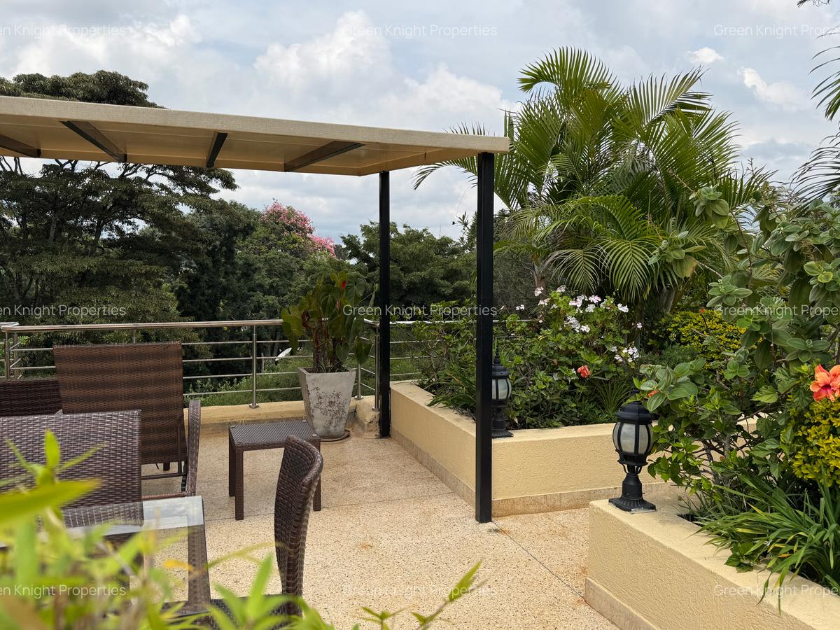 Serviced Studio Apartment with En Suite in Lavington - 1