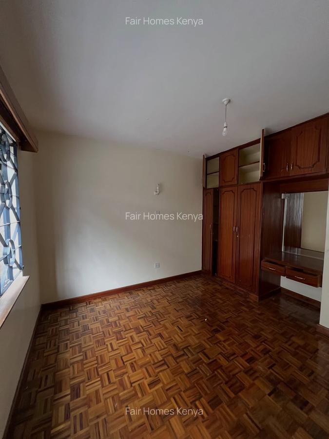 4 Bed Townhouse with En Suite at Valley Arcade - 6