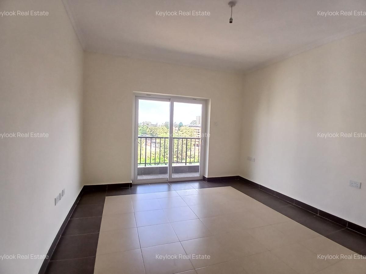 2 Bed Apartment with En Suite at Lavington - 8