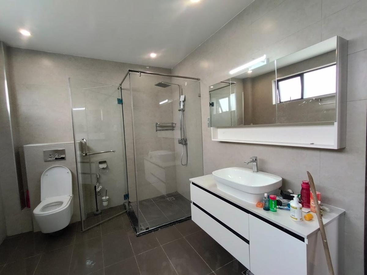 5 Bed Townhouse with En Suite in Lavington - 4