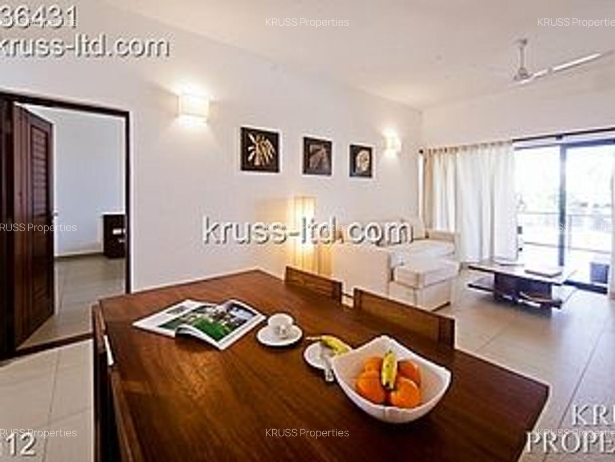 3 Bed Apartment with En Suite at As2458 - 5