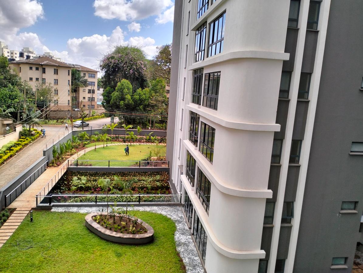 5 Bed Apartment with En Suite in Spring Valley - 1