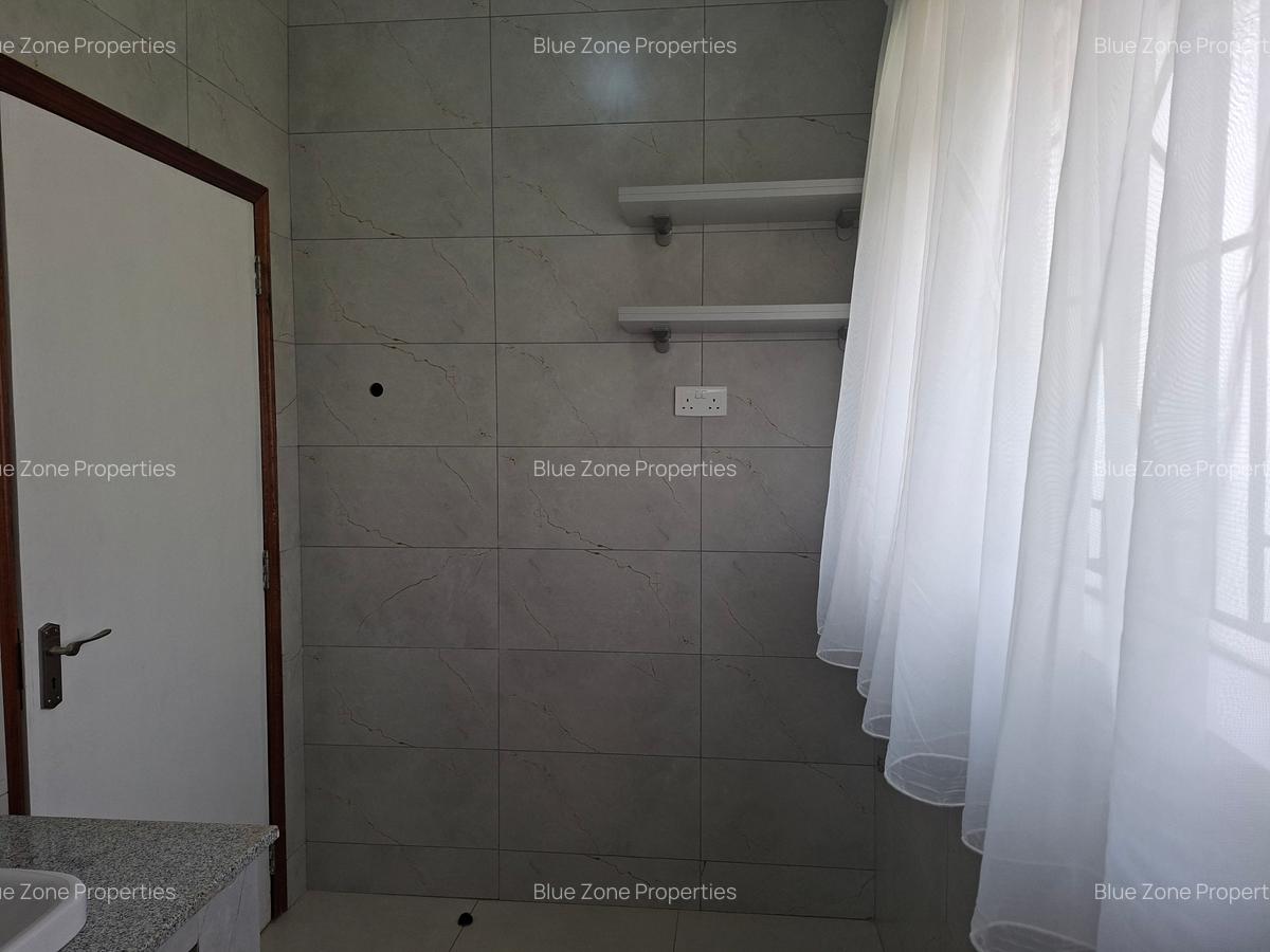 Furnished 2 Bed Apartment with En Suite at Close To Un - 10