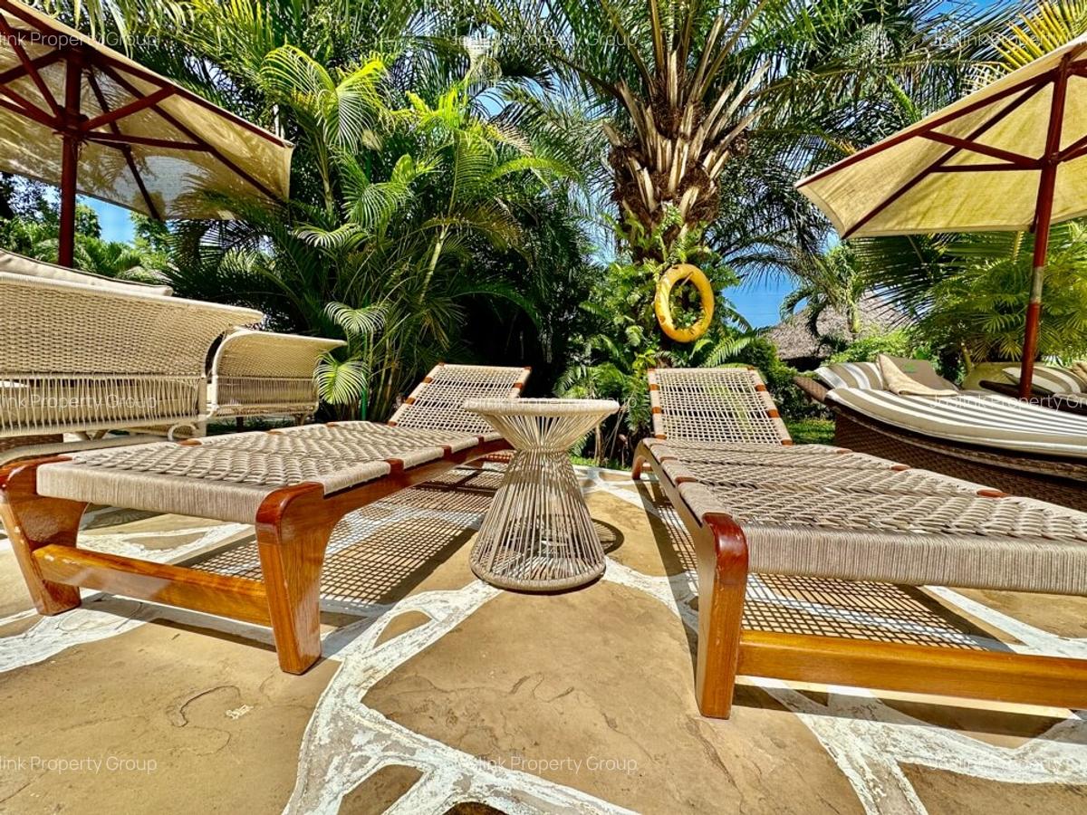 Serviced 2 Bed Apartment with En Suite at Mt Kenya - 3