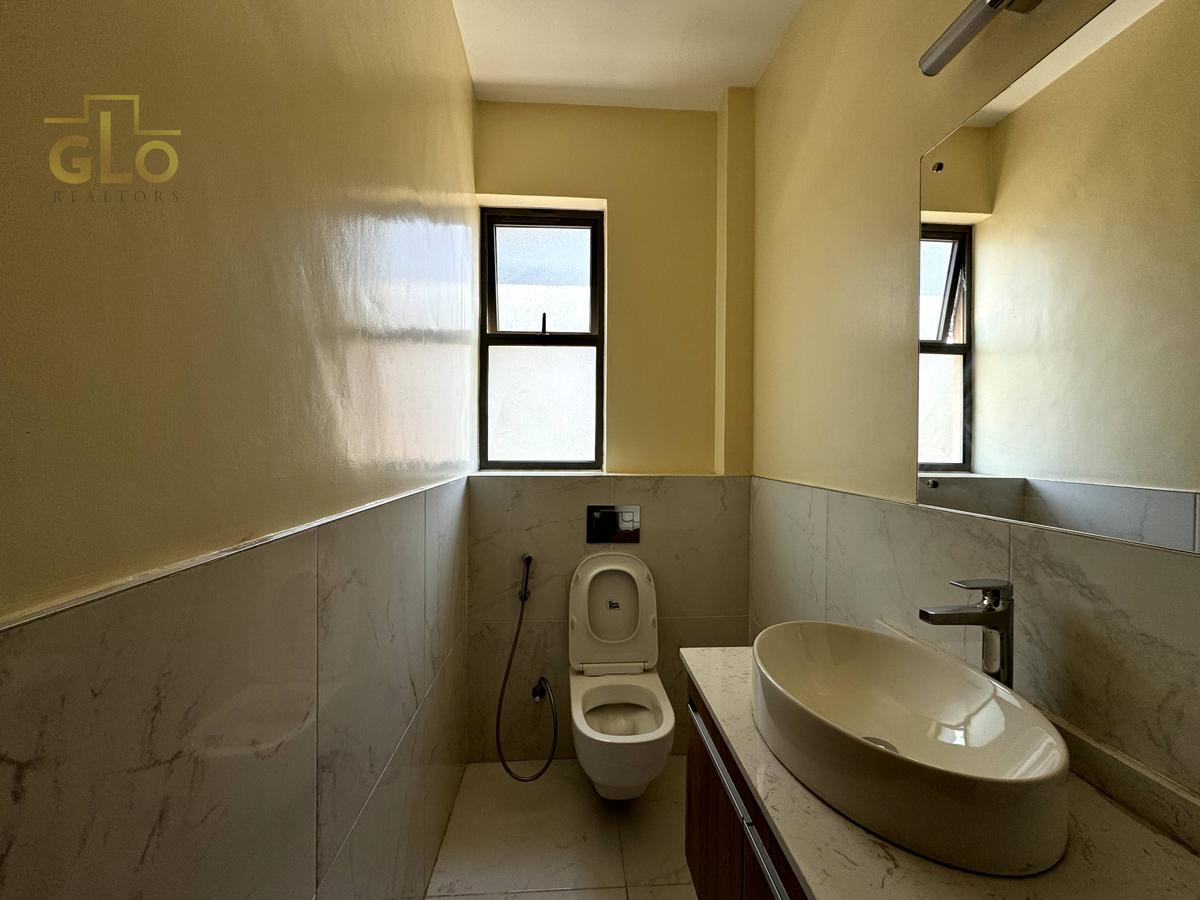 2 Bed Apartment with En Suite in General Mathenge - 16