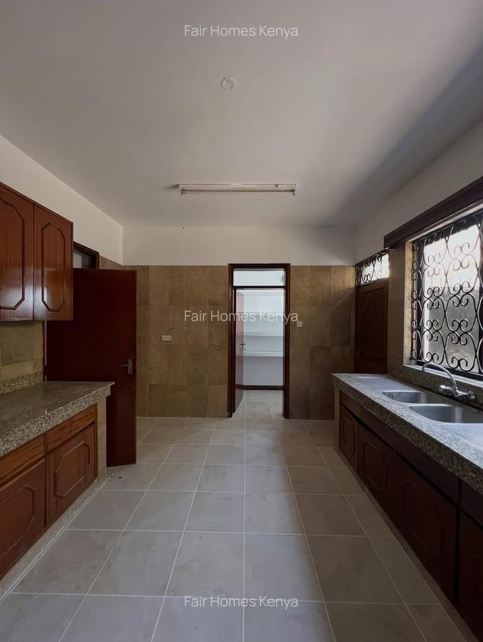 5 Bed Townhouse with En Suite at Kirichwa Road - 4