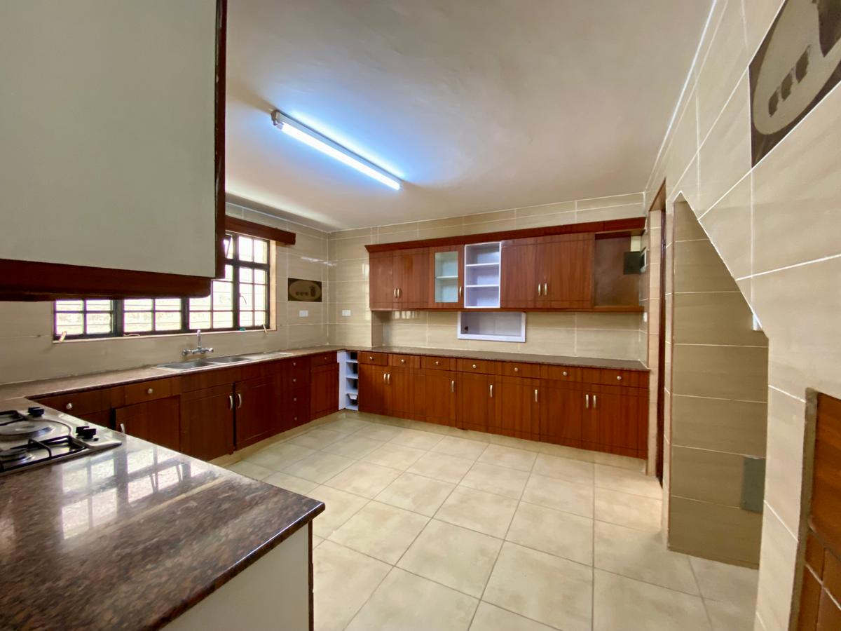 4 Bed Townhouse with En Suite in Lavington - 5