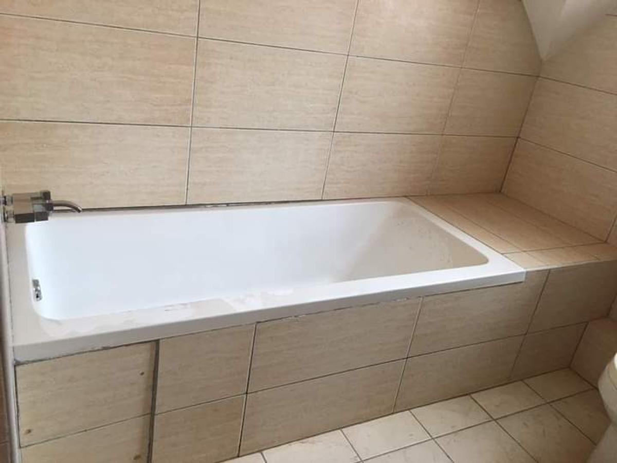 4 Bed Townhouse with En Suite in Lavington - 14