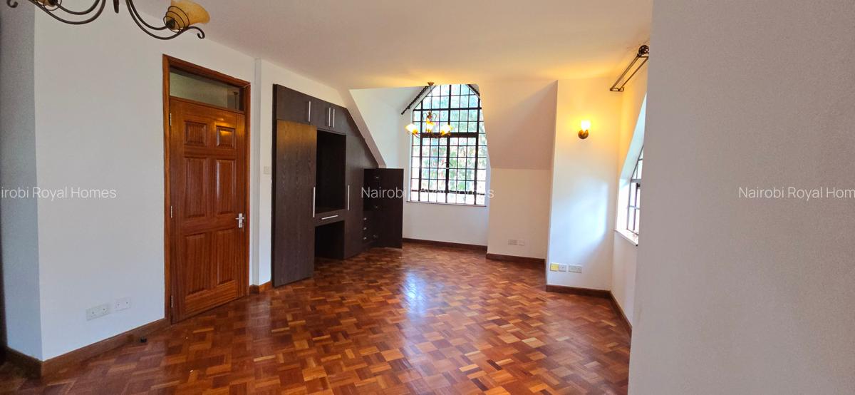 4 Bed Townhouse with En Suite at Chalbi Drive - 19