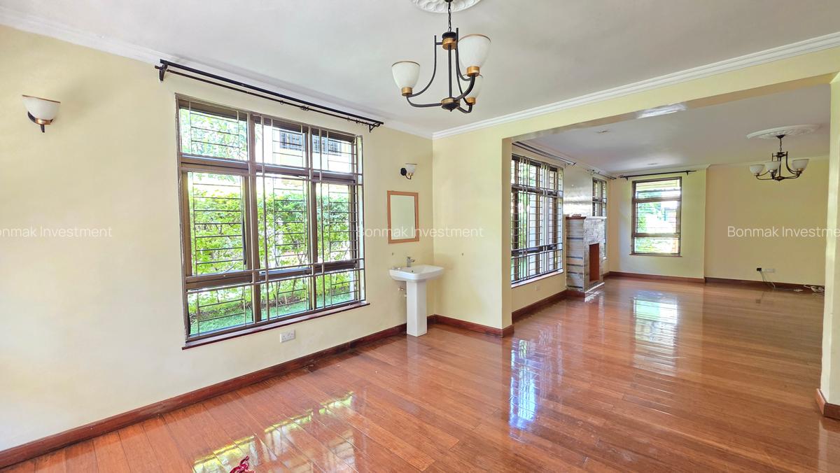 5 Bed Townhouse with En Suite at Lavington Green - 5