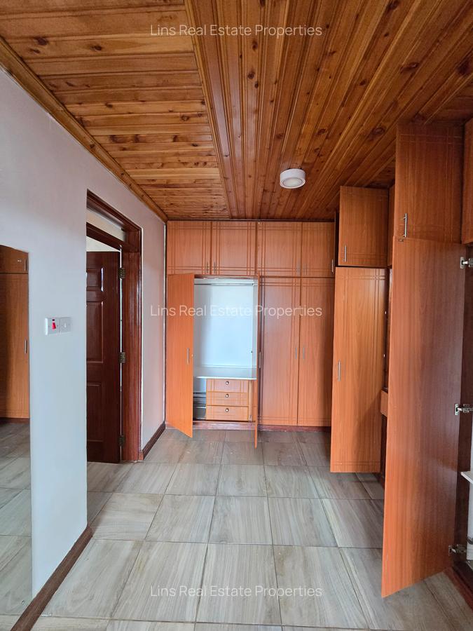 5 Bed House with En Suite in Nyari - 12