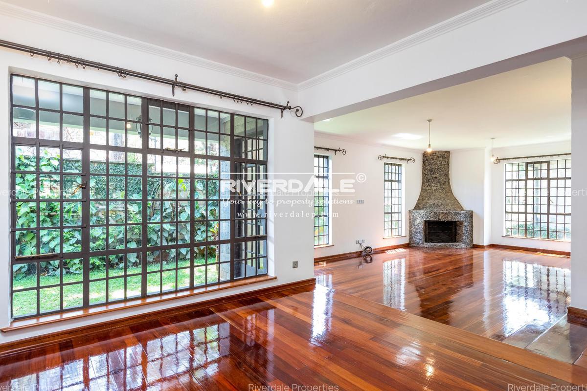 4 Bed Villa with En Suite in Westlands Area - 3