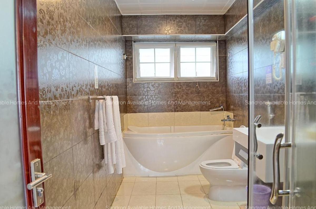 Serviced 2 Bed Apartment with En Suite in Brookside - 5