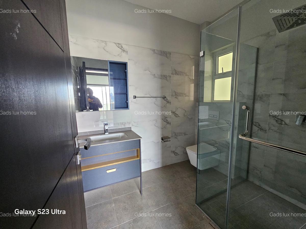 2 Bed Apartment with En Suite at Riverside - 7