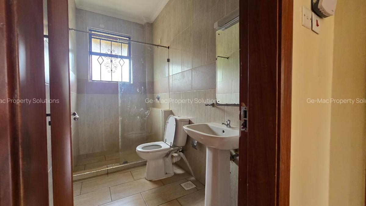4 Bed House with En Suite in Garden Estate - 11