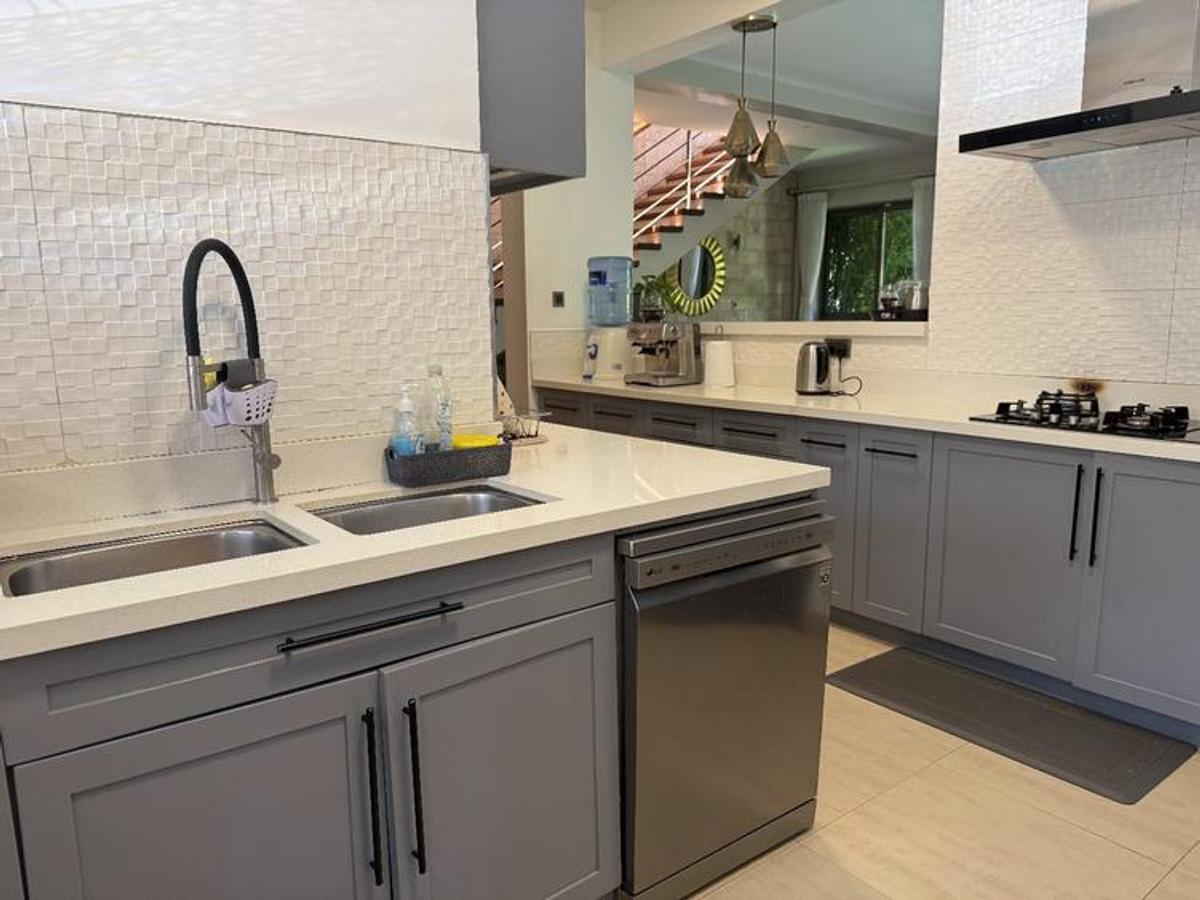4 Bed Townhouse with En Suite in Kileleshwa - 17