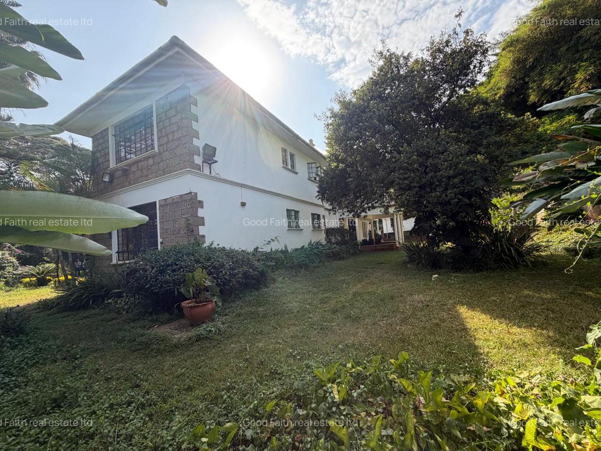 6 Bed House with En Suite in Runda - 4