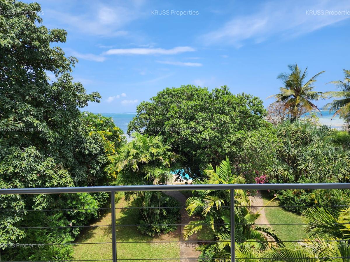 3 Bed Apartment with En Suite at Ar185 - 14