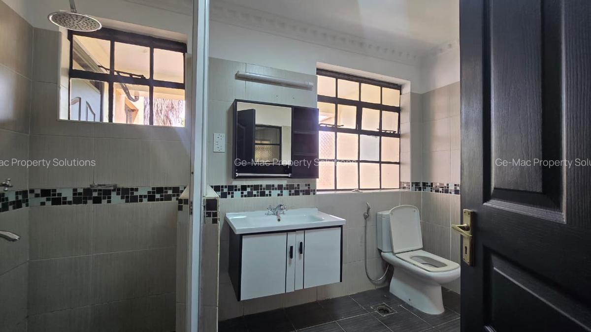 6 Bed Townhouse with En Suite in Lavington - 19