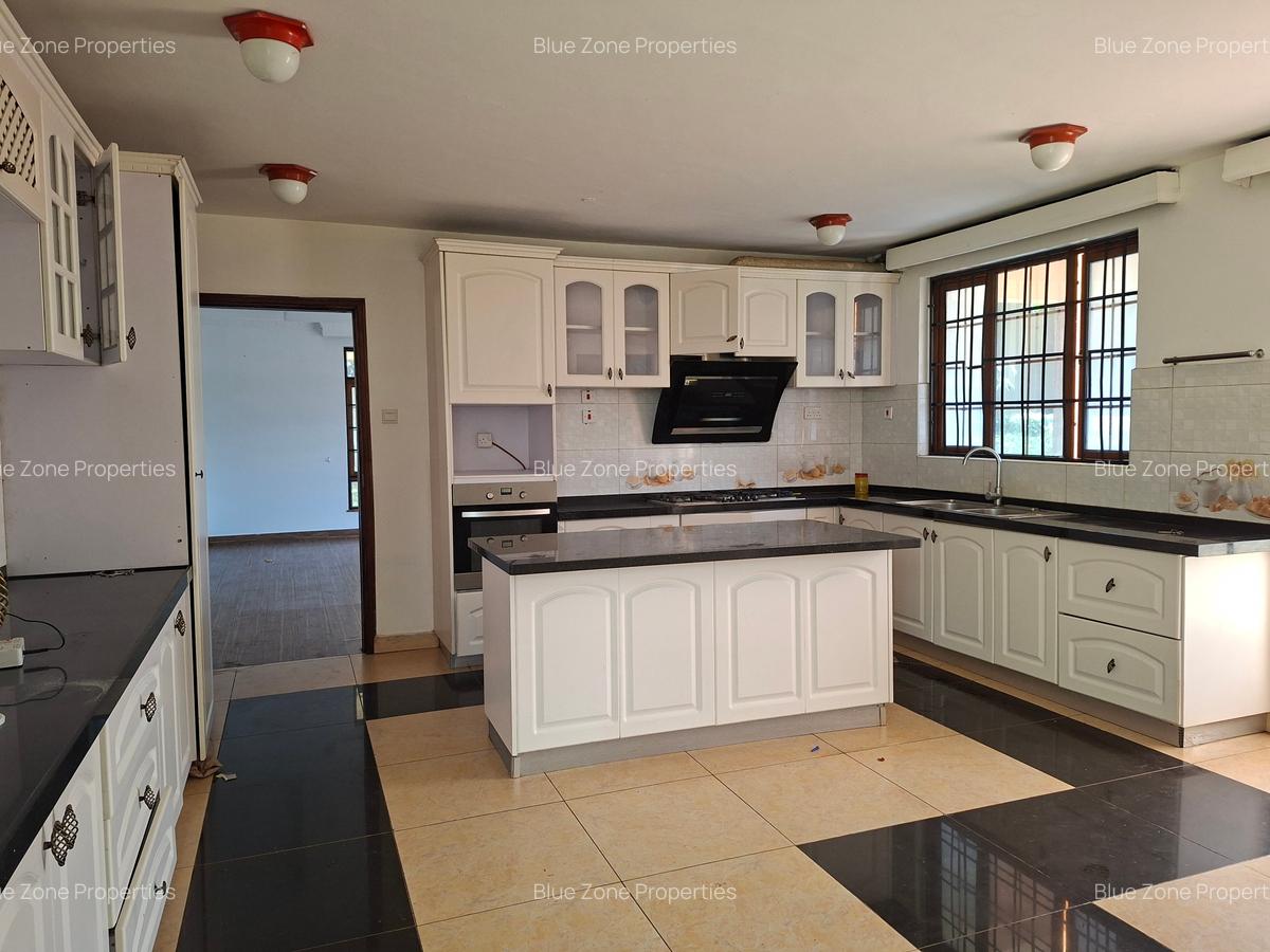 4 Bed Townhouse with En Suite at Off Mimosa Rd - 6