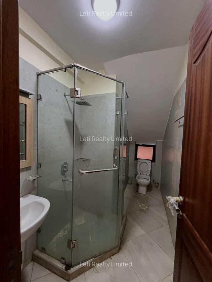 5 Bed Townhouse with En Suite in Lavington - 10