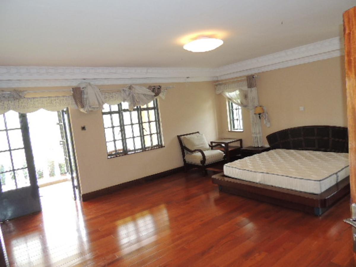 5 Bed Townhouse with En Suite at Karen Plains - 12