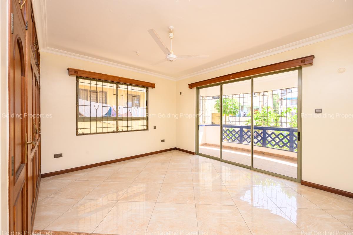 4 Bed Apartment with En Suite in Kizingo - 5