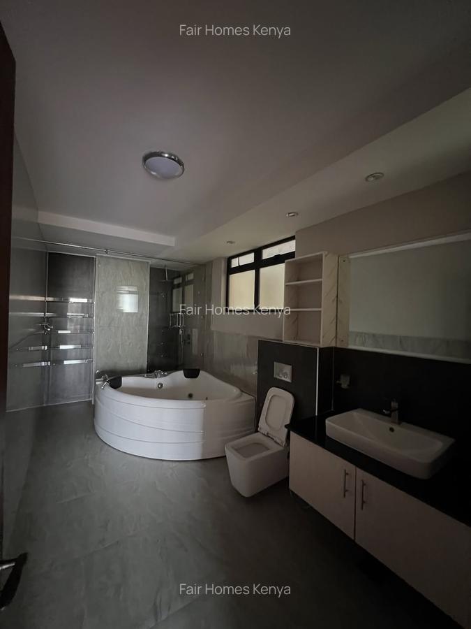 4 Bed Apartment with En Suite at Riverside Drive - 14