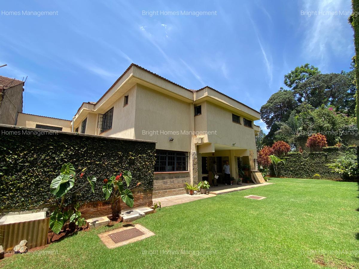 5 Bed Villa with En Suite in Spring Valley - 2